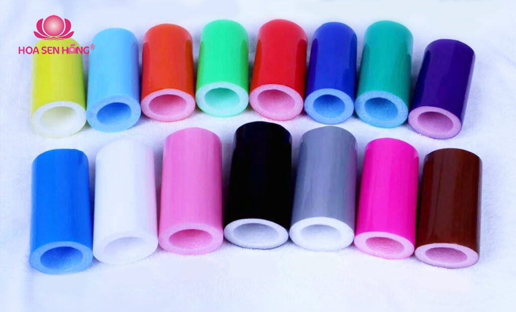 Ống xốp bọc khung sắt nhà liên hoàn trong nhà