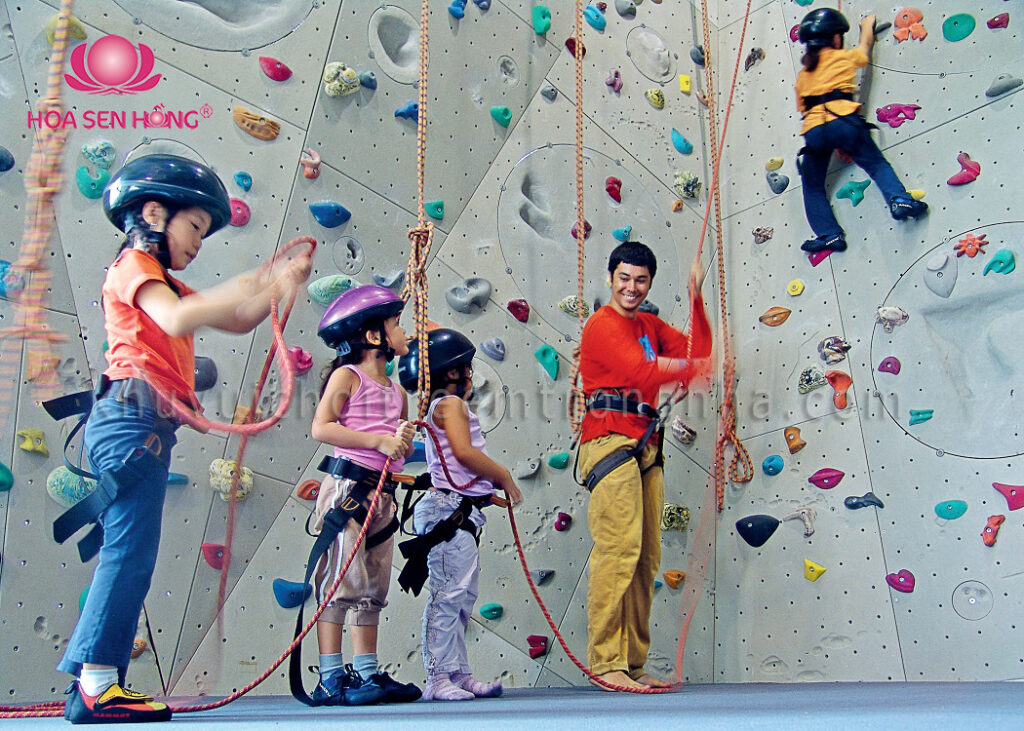 Tường leo núi Tường leo núi khu vui chơi