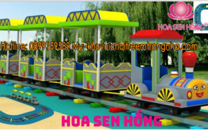 Xe lửa được thiết kế với tổng thể nhiều toa, đường ray uốn lượn linh hoạt, mang đến cảm giác thú vị cho người chơi.