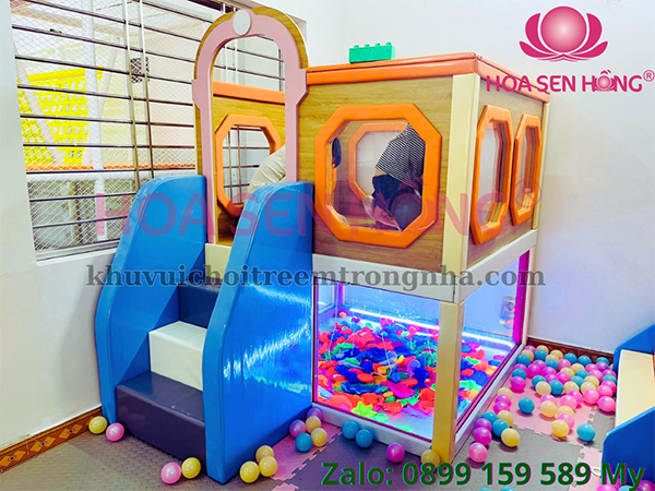 Hồ cá trên cao Hồ cá trên cao