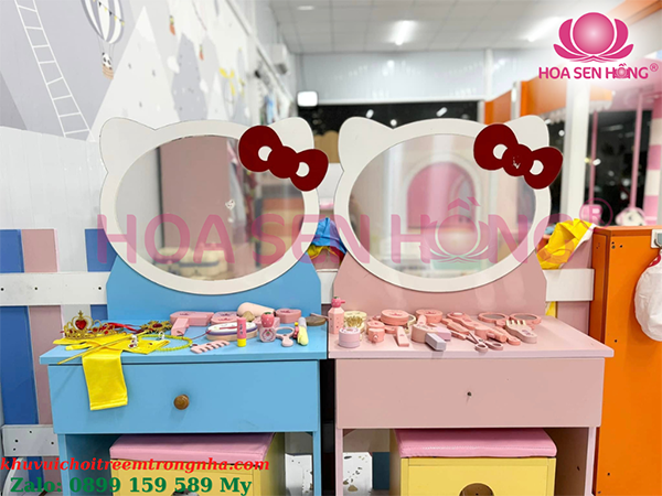 Đồ chơi trang điểm cho bé gái Đồ chơi trang điểm