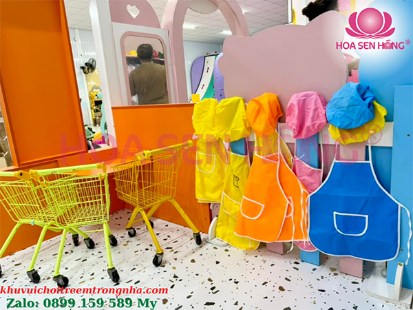 Xe đẩy siêu thị, quần áo nấu ăn Xe đẩy siêu thị, quần áo nấu ăn