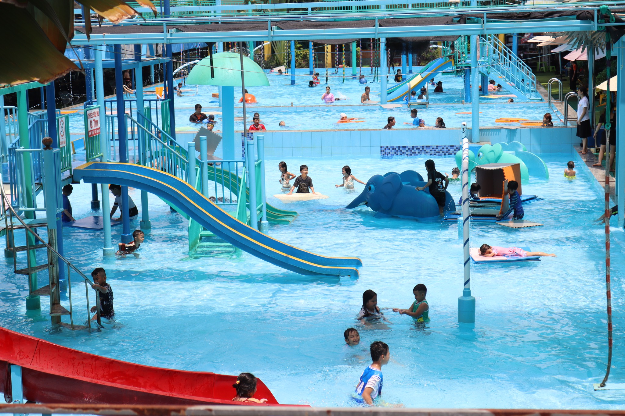 Sala khu vui chơi - ẩm thực