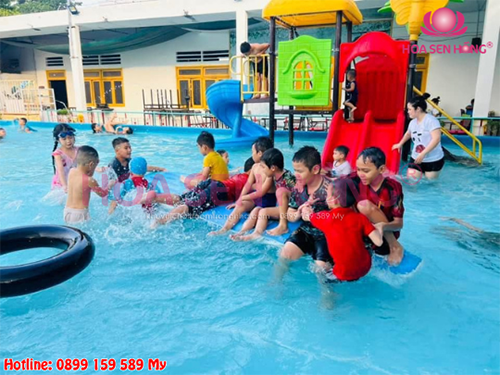 Khu vui chơi Nắng Mới 